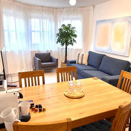 Spacious Near Oktoberfest For 6 People *